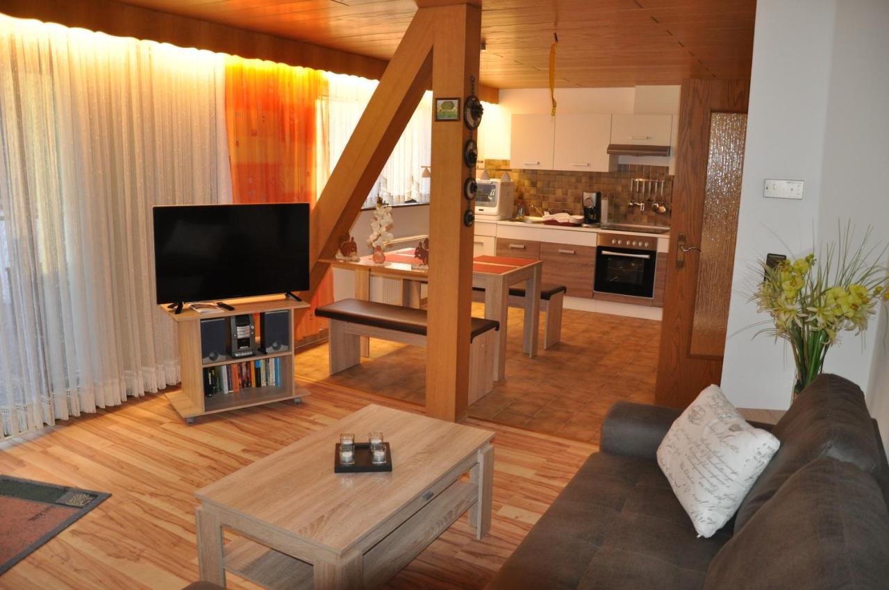 Appartamento Rentrisch Am Waldrand Sankt Ingbert Esterno foto